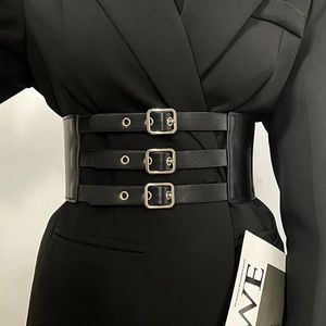 🤩🎊HOST PICK!!🎊🤩Black Faux Leather Belt w/ Buckle